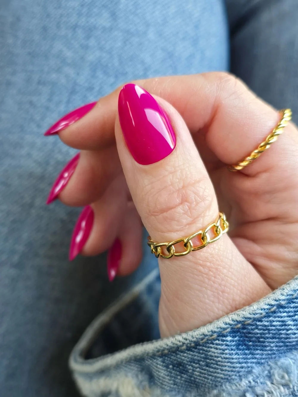 Red Aspen Nail Dashes Press-On Nails — Vibrant Pink Almond Set